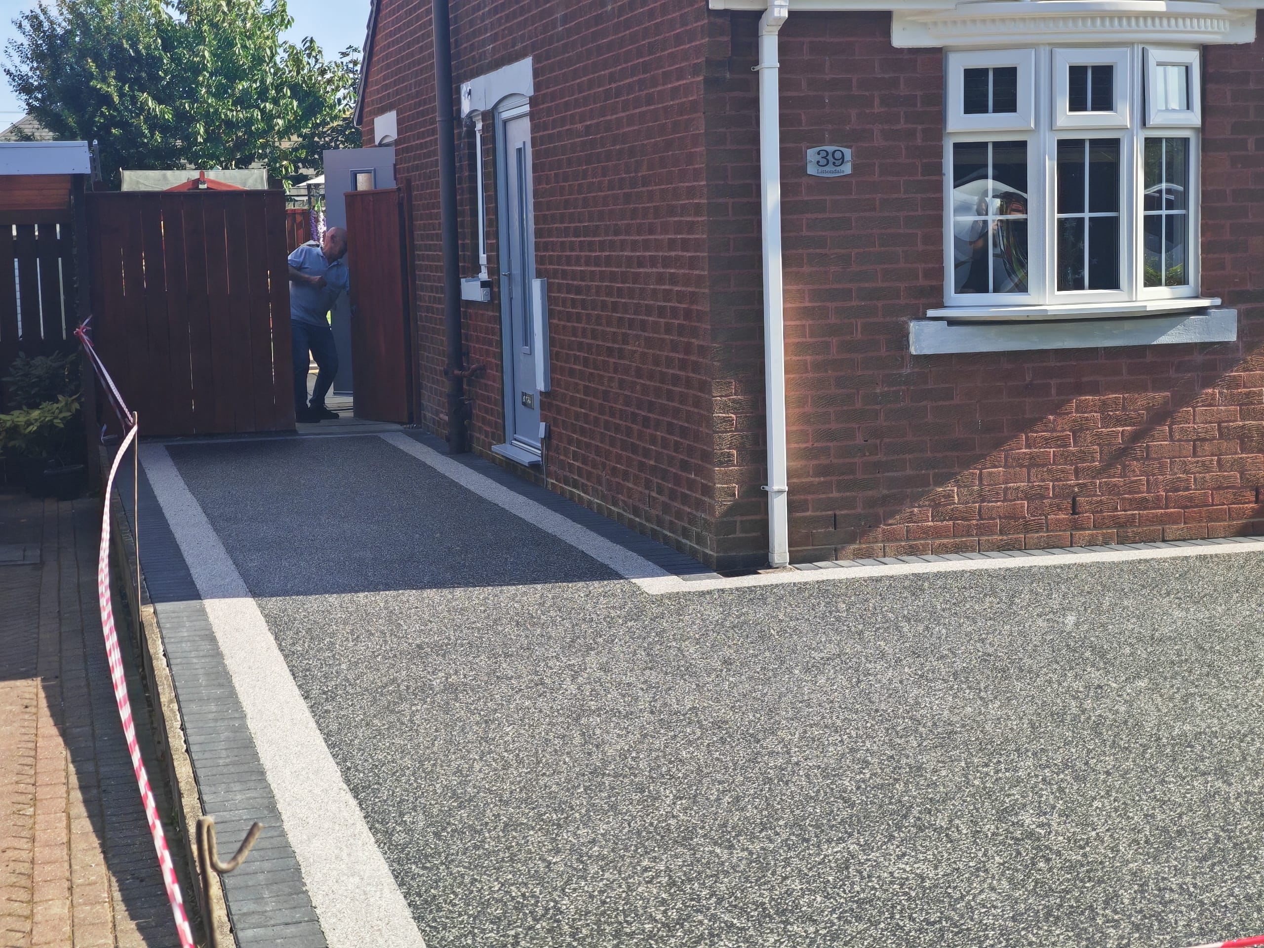 Polaris driveway with silver border