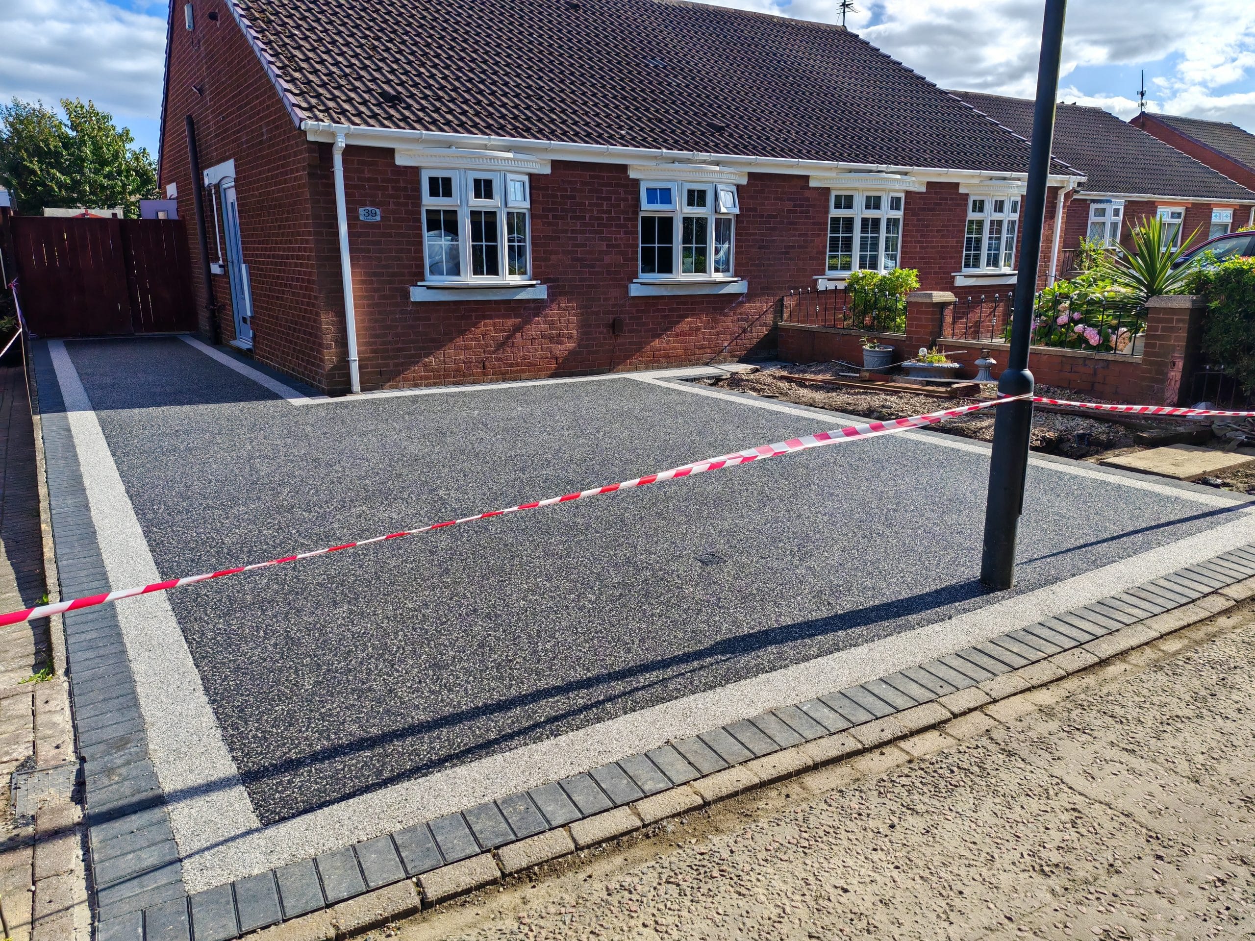 Polaris driveway with silver border