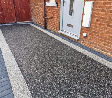 Polaris driveway with silver border